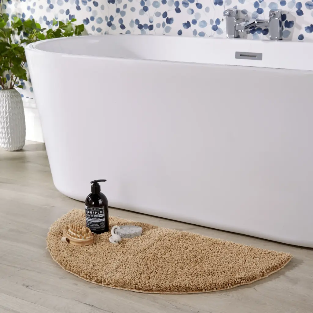 Semi circle bath mat